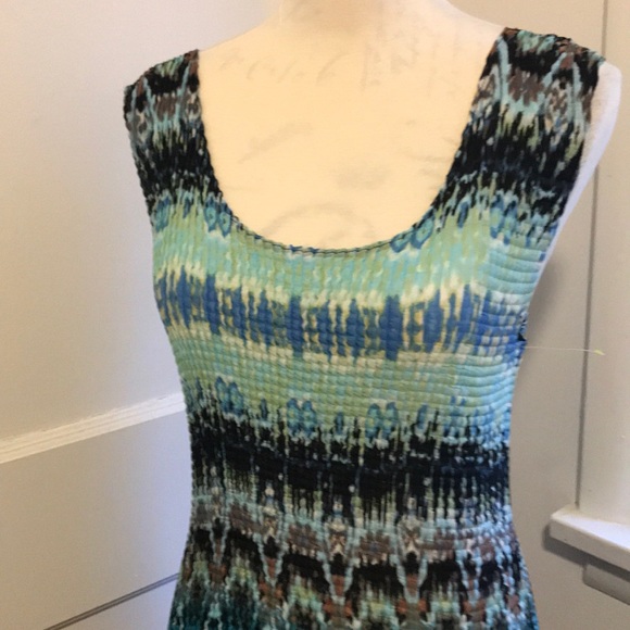Tops - Large sleeveless top